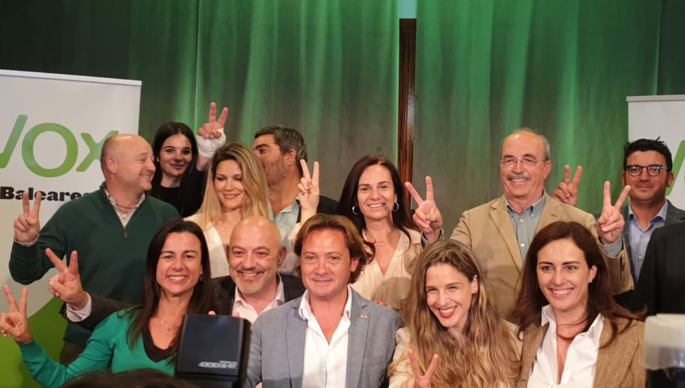 El equipo de VOX Baleares, celebrando los resultados de las elecciones generales del 28-A. 