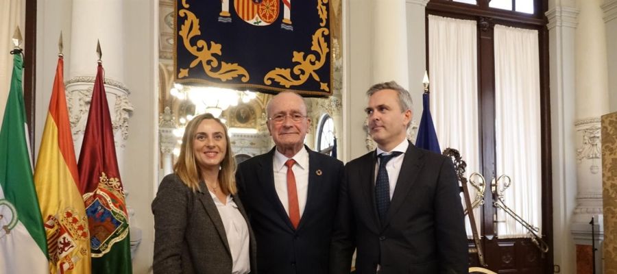 Alcalde de Málaga y consejera de Fomento Alcalde de Málaga y consejera de Fomento