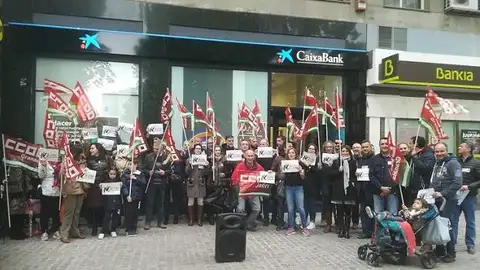 CCOO negocia ERE con CaixaBank Serán despedidos 33 trabajadores en Granada