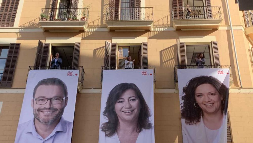 Pegada de carteles PSIB-PSOE
