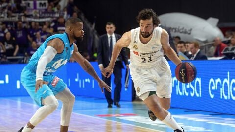 Llull entra a canasta ante Omar Cook