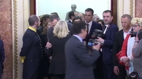 Los Reyes acuden al Congreso a dar el &uacute;ltimo adi&oacute;s a Rubalcaba