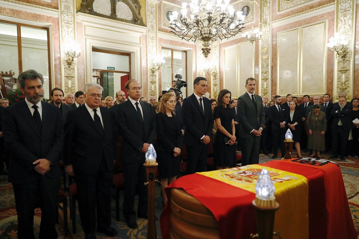 Autoridades y familiares despiden a Rubalcaba en el Congreso de los Diputados Autoridades y familiares despiden a Rubalcaba en el Congreso de los Diputados