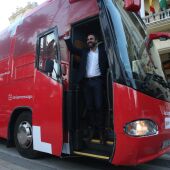 Daniel Pérez, baja del autobús de campaña del 26M