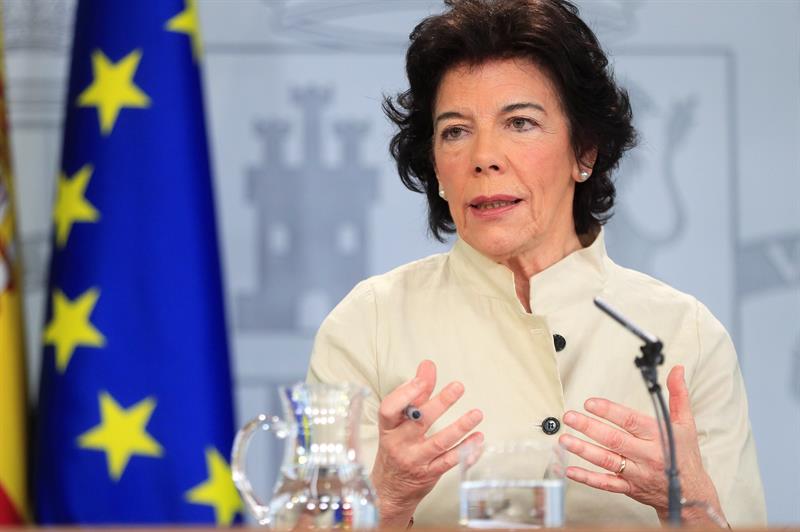 La emotiva semblanza de Isabel Celaá a Rubalcaba: "Su lucha por vivir es la lucha de todos" La emotiva semblanza de Isabel Celaá a Rubalcaba: "Su lucha por vivir es la lucha de todos"