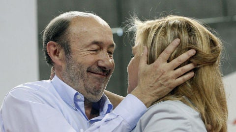 Elena Valenciano y Alfredo P&eacute;rez Rubalcaba.