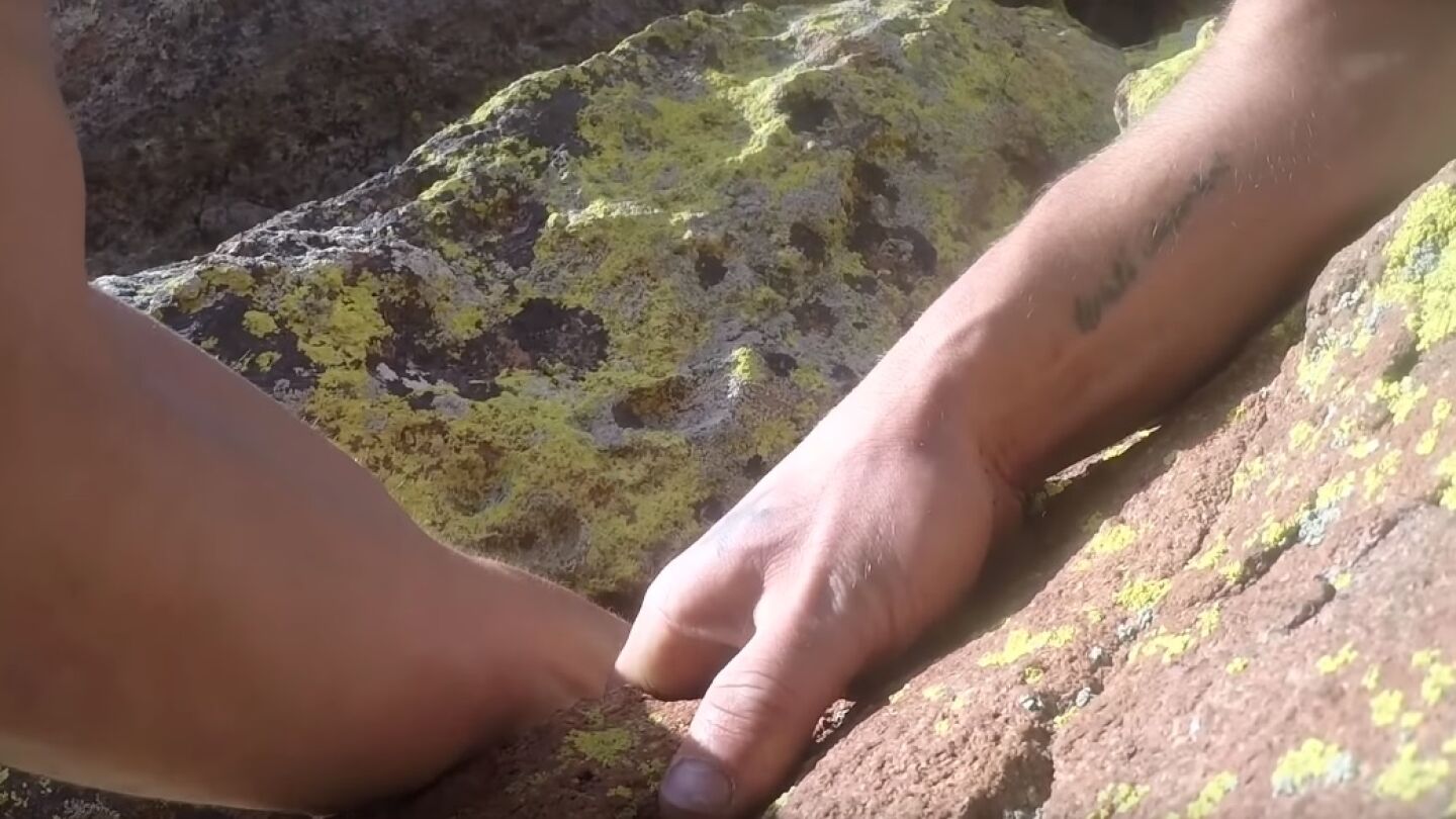 Kyle Walker, en mitad de su accidentada escalada en Colorado