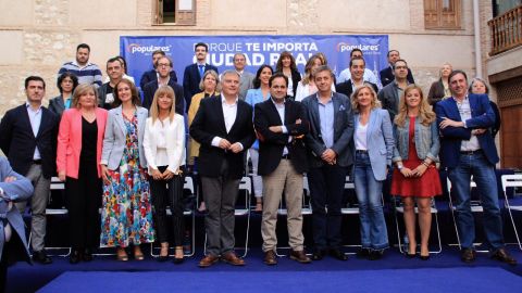 Ca&ntilde;izares, acompa&ntilde;ado de Paco N&uacute;nez y de los miembros de su candidatura