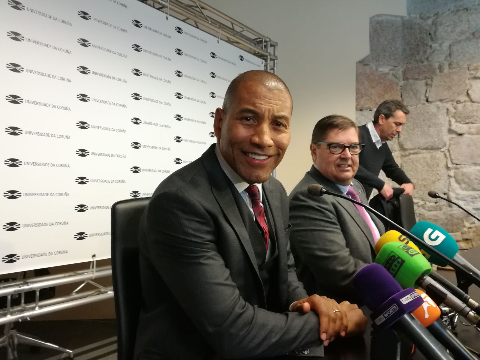 Mauro dice NO, Fernando Vidal dice Sí y Cascallar presenta su candidatura Mauro dice NO, Fernando Vidal dice Sí y Cascallar presenta su candidatura