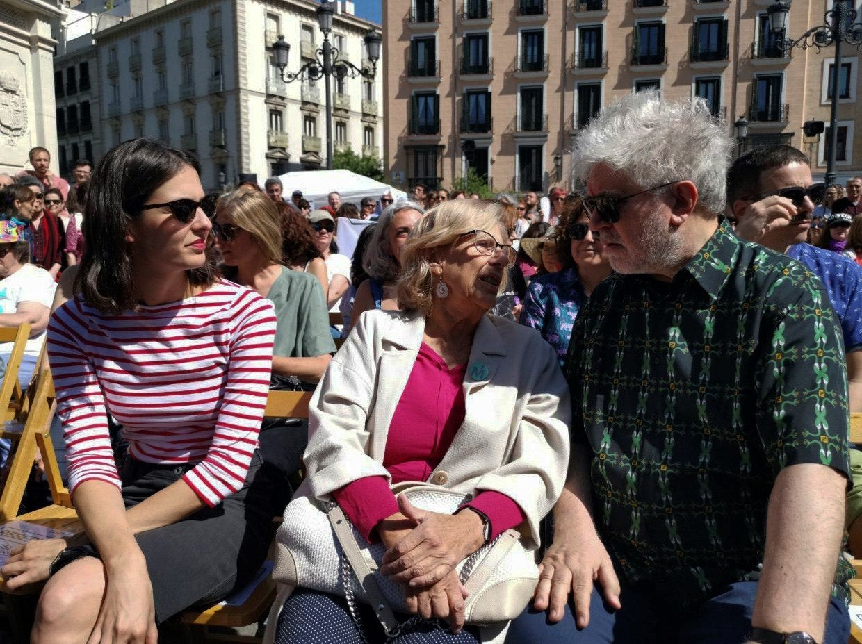 Carmena propone un teléfono para evitar que hombres "normales" se conviertan en "agresores" Carmena propone un teléfono para evitar que hombres "normales" se conviertan en "agresores"