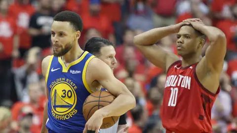Curry celebra la victoria contra los Rockets Curry celebra la victoria contra los Rockets