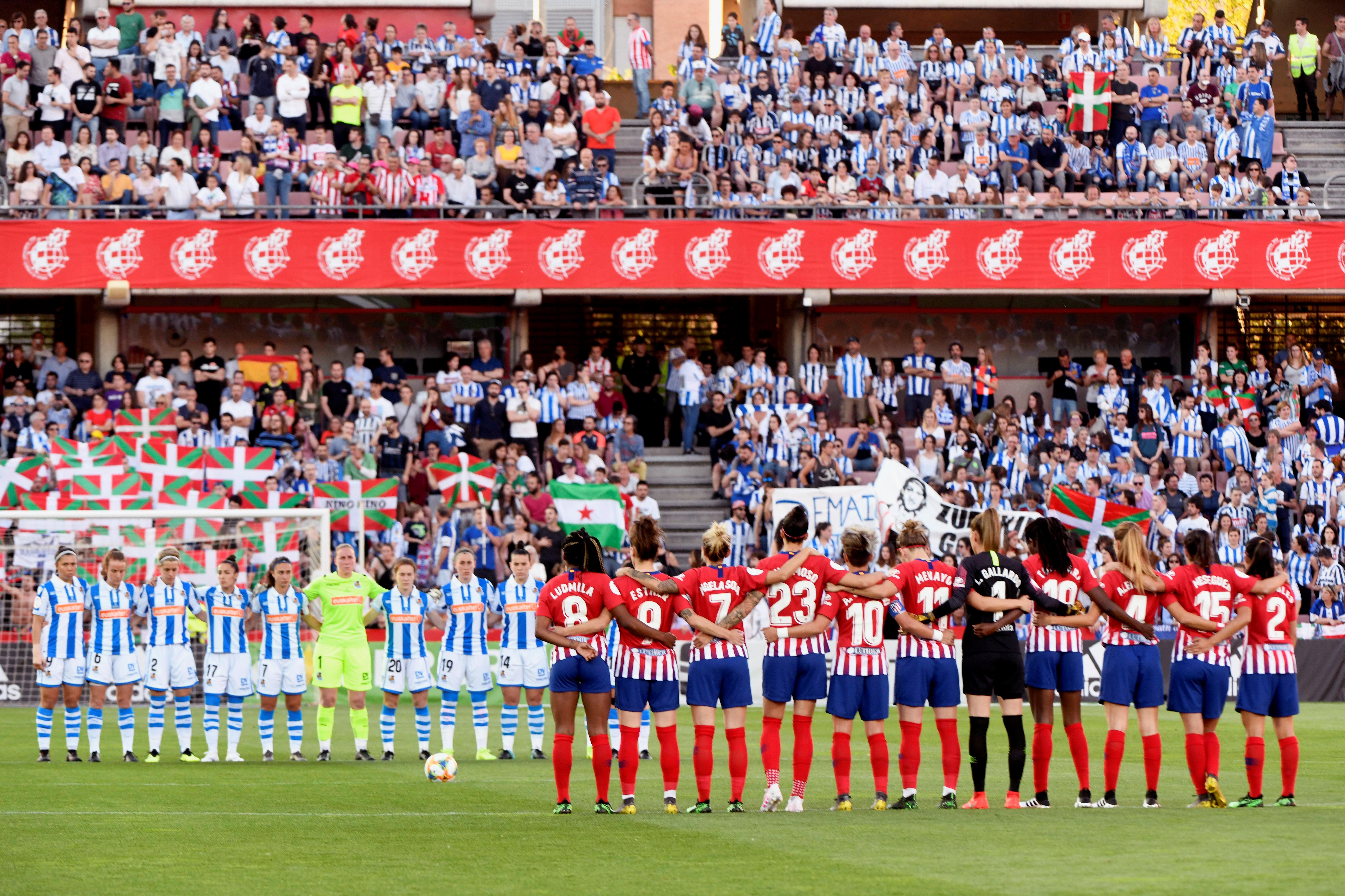 Homenaje a Rubalcaba en la final de la Copa de la Reina entre la Real Sociedad y Atlético de Madrid Homenaje a Rubalcaba en la final de la Copa de la Reina entre la Real Sociedad y Atlético de Madrid