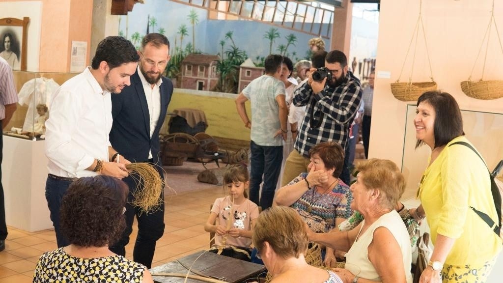 Contigo Elche quiere impulsar la formación profesional en agricultura para garantizar el relevo generacional Contigo Elche quiere impulsar la formación profesional en agricultura para garantizar el relevo generacional