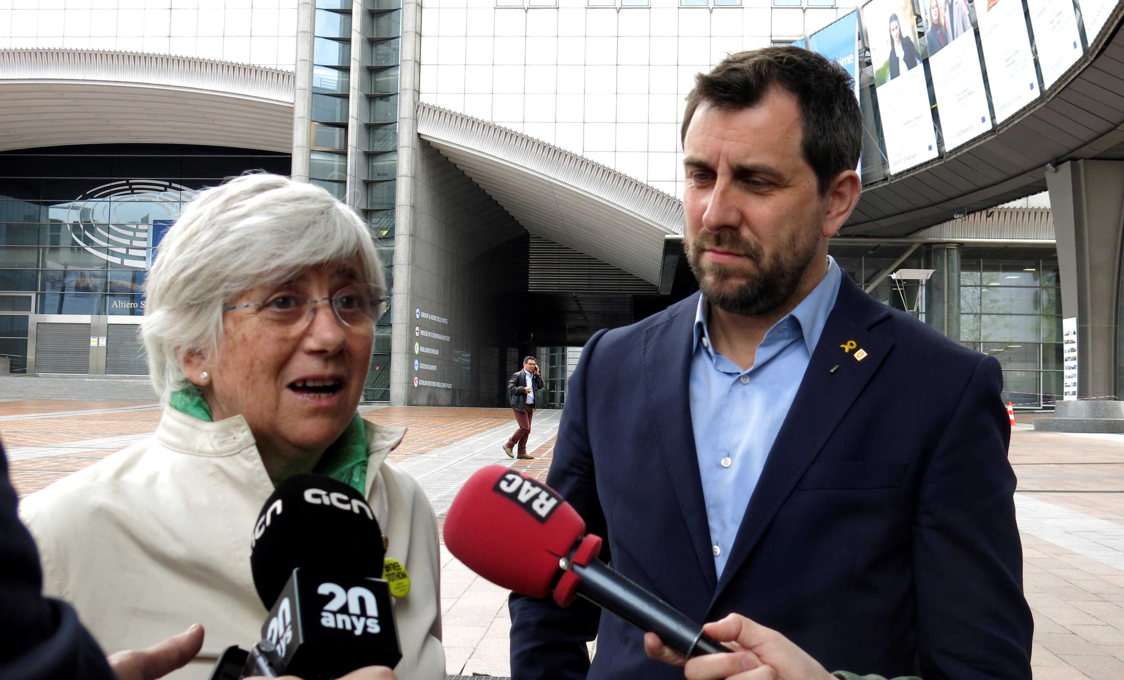 La Fiscalía pide a Llarena que active las euroórdenes para extraditar Comín, Ponsatí y Puig La Fiscalía pide a Llarena que active las euroórdenes para extraditar Comín, Ponsatí y Puig