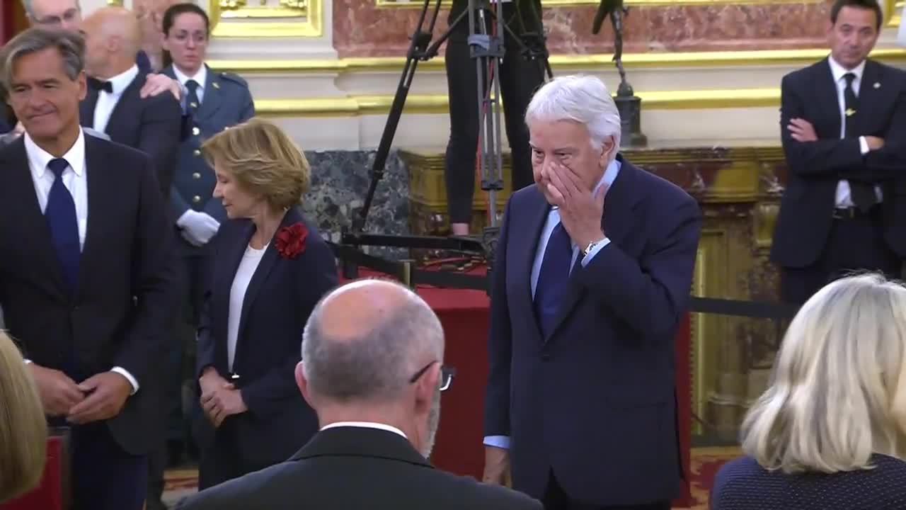 Felipe González llora a Rubalcaba: "Lo echo de menos ya" Felipe González llora a Rubalcaba: "Lo echo de menos ya"