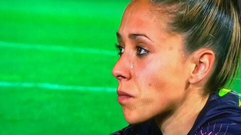 Lola Gallardo, con l&aacute;grimas en los ojos