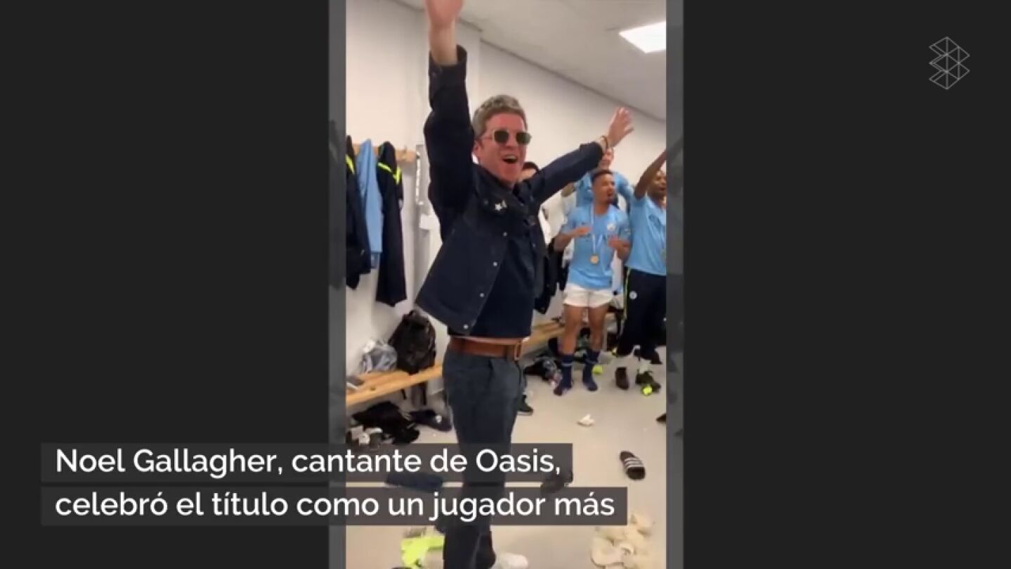 Noel Gallagher, desatado: el cantante de Oasis celebra la Premier del Manchester City en el vestuario