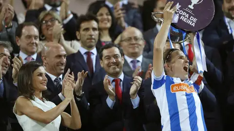 Sandra Ramajo levanta la Copa de la Reina Sandra Ramajo levanta la Copa de la Reina