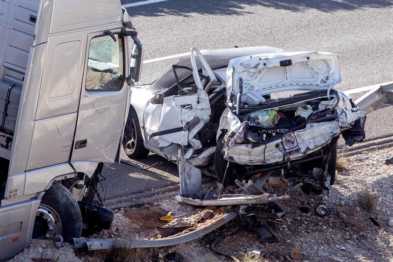 27 personas fallecieron en 2018 en accidentes laborales en carretera 27 personas fallecieron en 2018 en accidentes laborales en carretera