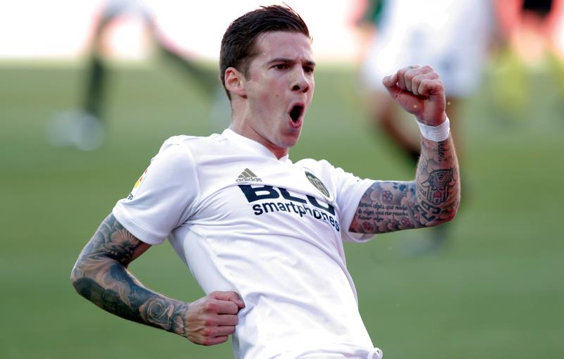Valencia 3 - 1 Alavés: El Valencia asalta el cuarto puesto y depende de sí mismo para jugar la Champions Valencia 3 - 1 Alavés: El Valencia asalta el cuarto puesto y depende de sí mismo para jugar la Champions