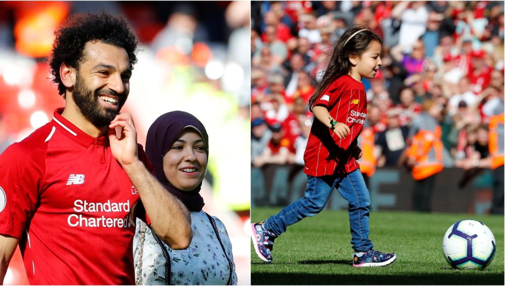 Mohamed Salah, su mujer y su hija en Anfield