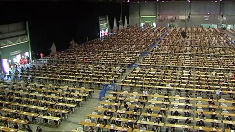 A las oposiciones de enfermero en avi&oacute;n privado