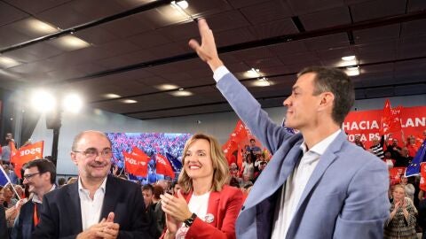 Pedro S&aacute;nchez a su llegada a un mitin en Zaragoza