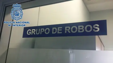 Detenida una mujer por robar joyas en domicilios Trabajaba llevando a los niños al colegio