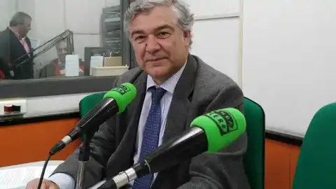 Eladio de la Concha, cabeza de lista electoral de VOX en Gijón Entrevista de campaña en el programa "Gijón en la Onda"