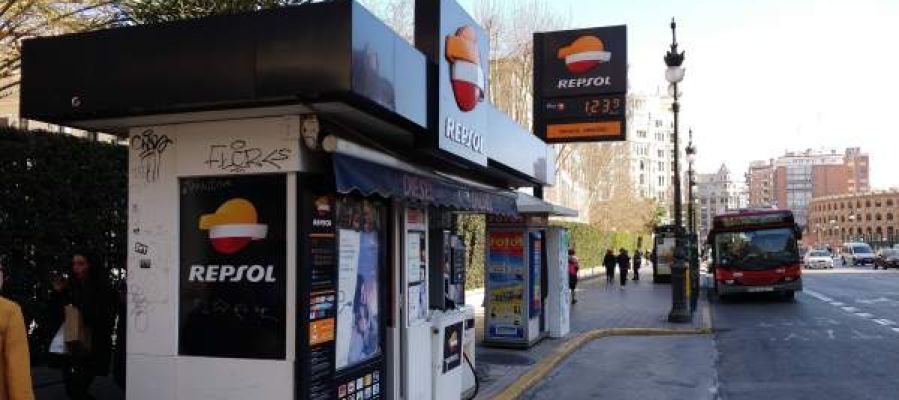 Gasolinera en Guillem de Castro