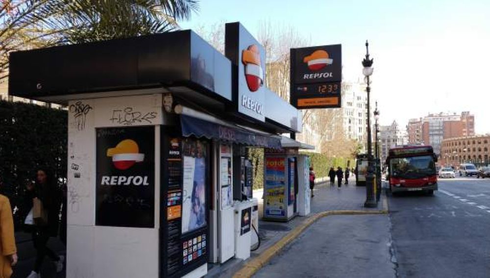 Gasolinera en la calle Xàtiva (València)