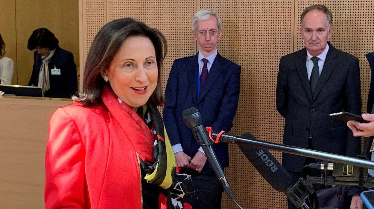 Margarita Robles y la retirada de la fragata española: "Estamos cumpliendo escrupulosamente el acuerdo que firmamos" Margarita Robles y la retirada de la fragata española: "Estamos cumpliendo escrupulosamente el acuerdo que firmamos"