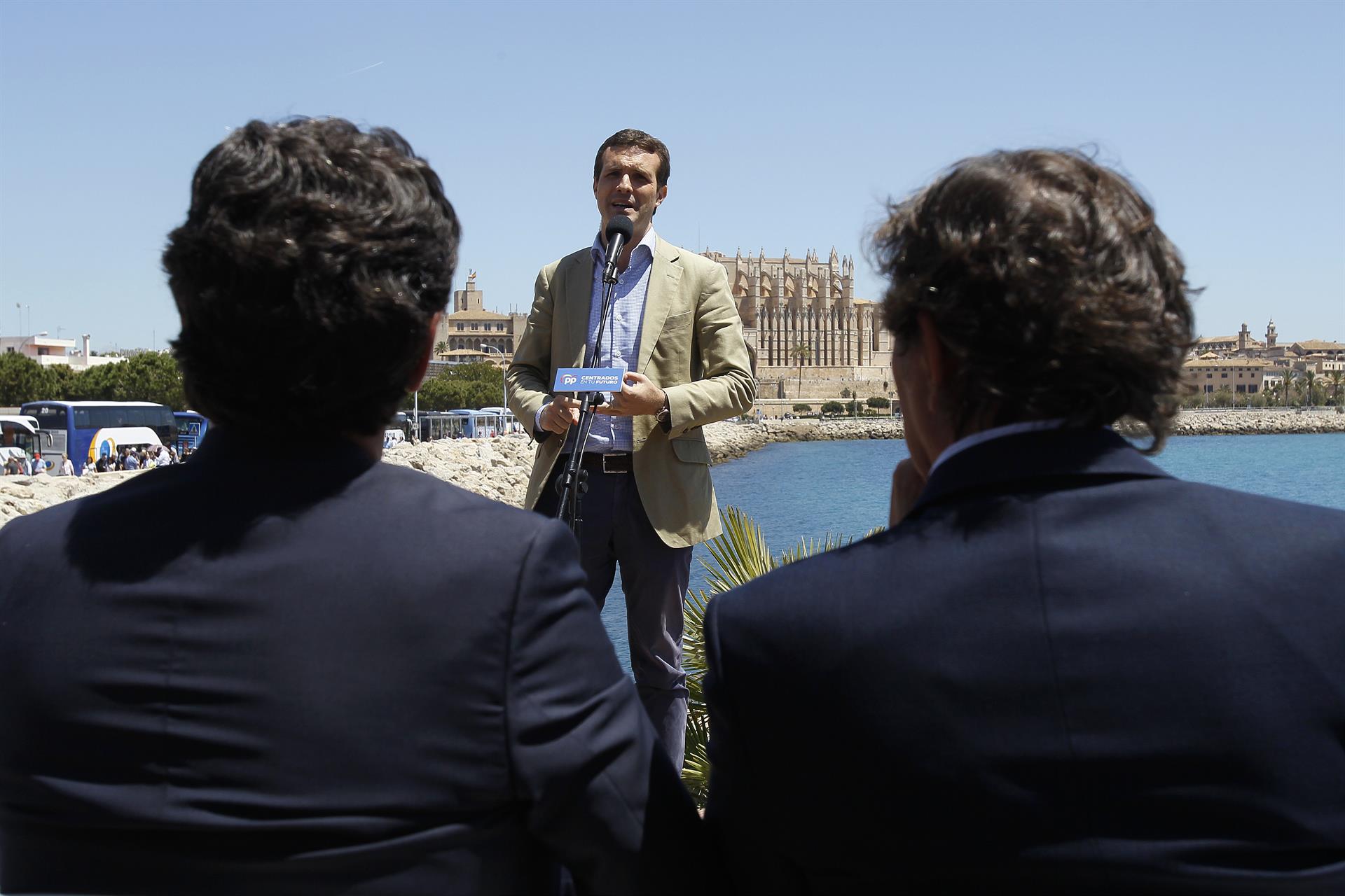 Casado insta a no dar el partido por perdido hasta el final, como hace Nadal Casado insta a no dar el partido por perdido hasta el final, como hace Nadal