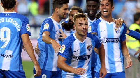 El jugador del Málaga Javi Ontiveros celebra un gol en La Rosaleda