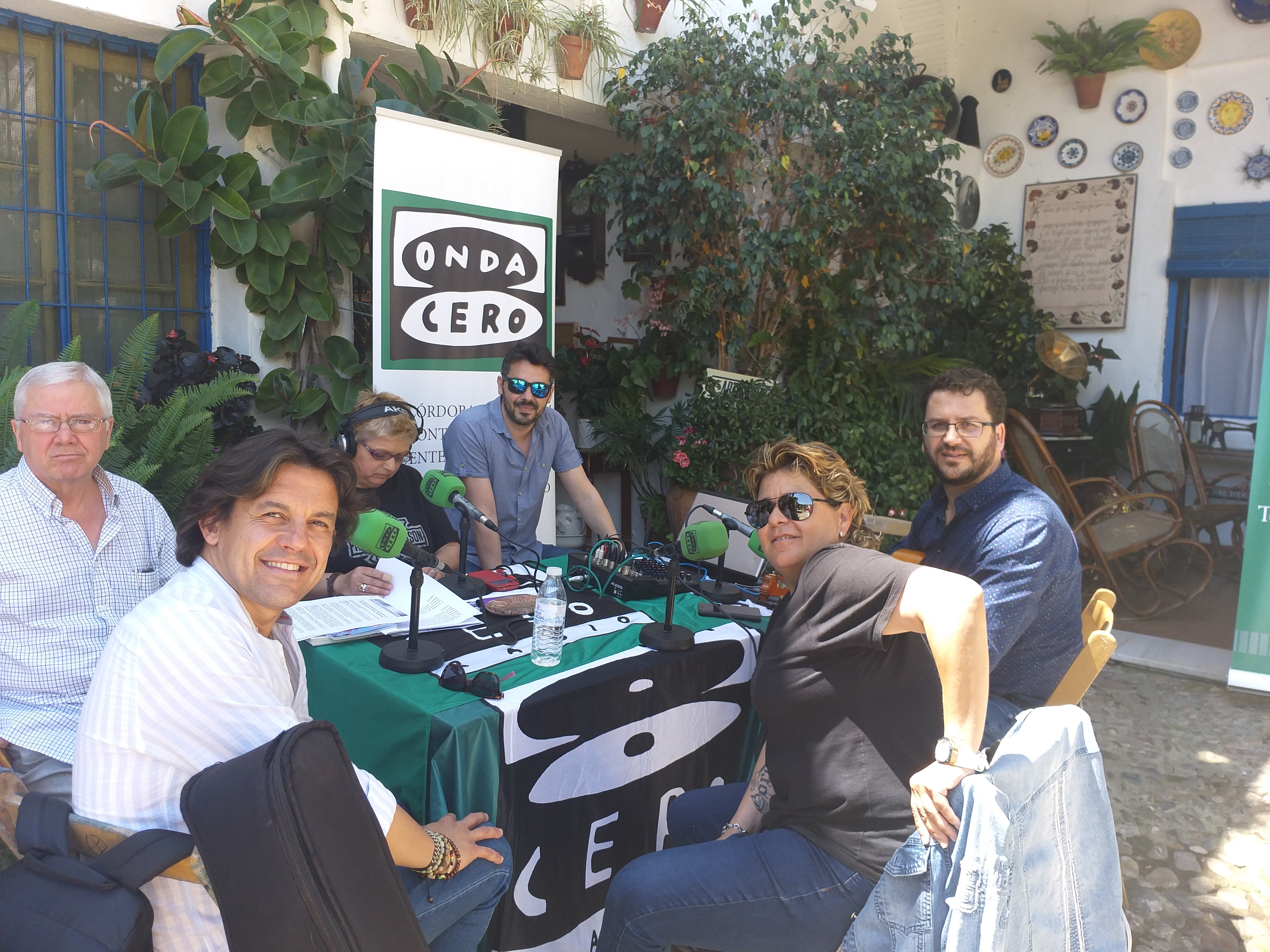 Córdoba en la Onda desde el patio de la Casa de las Campanas Córdoba en la Onda desde el patio de la Casa de las Campanas