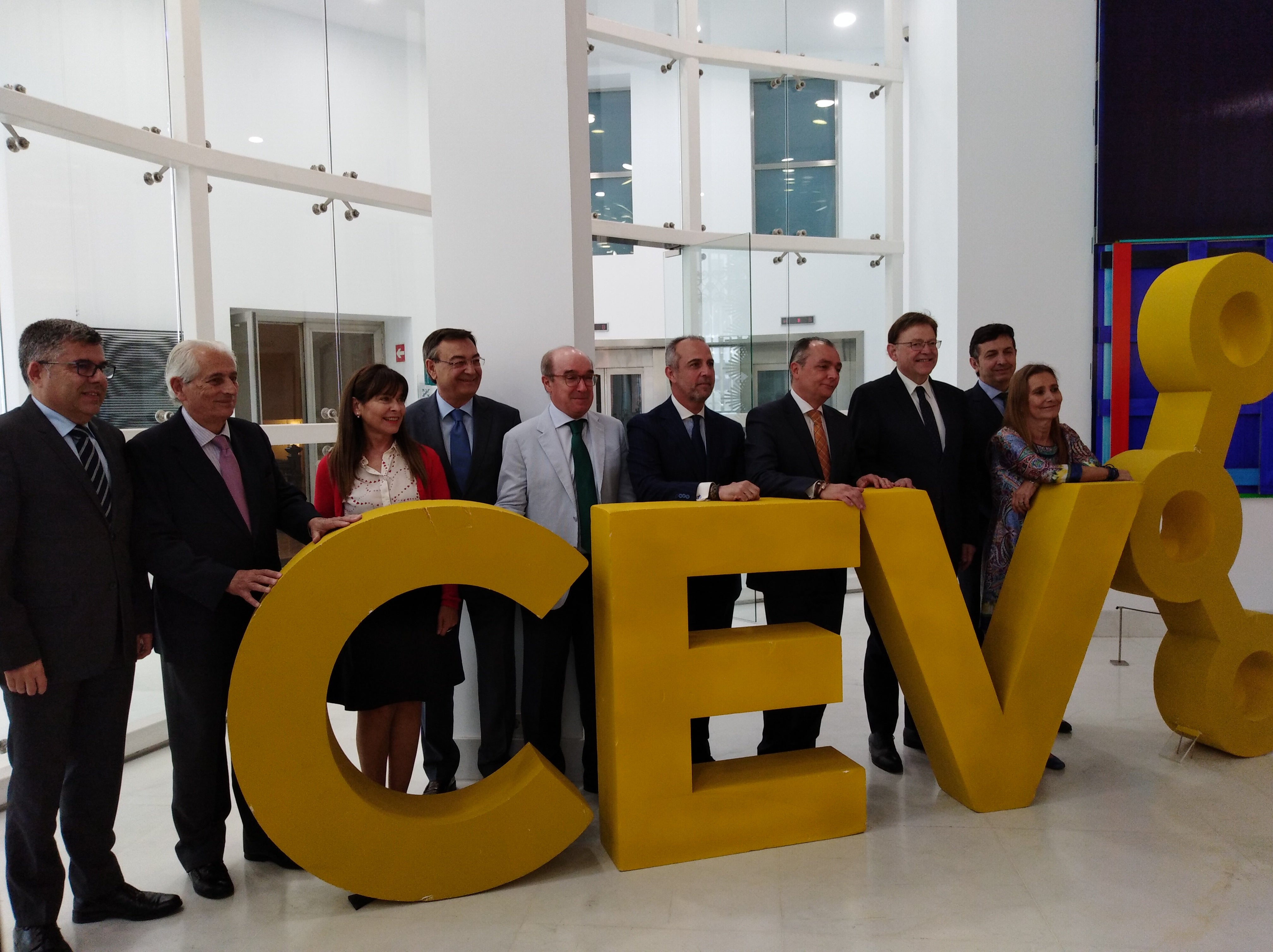 Los empresarios recuerdan al nuevo gobierno autonómico que urge una pronta solución al problema de financiación Los empresarios recuerdan al nuevo gobierno autonómico que urge una pronta solución al problema de financiación