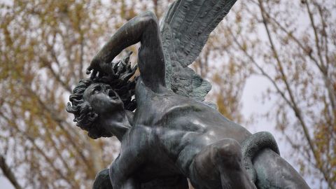 Estatua del &Aacute;ngel Ca&iacute;do 