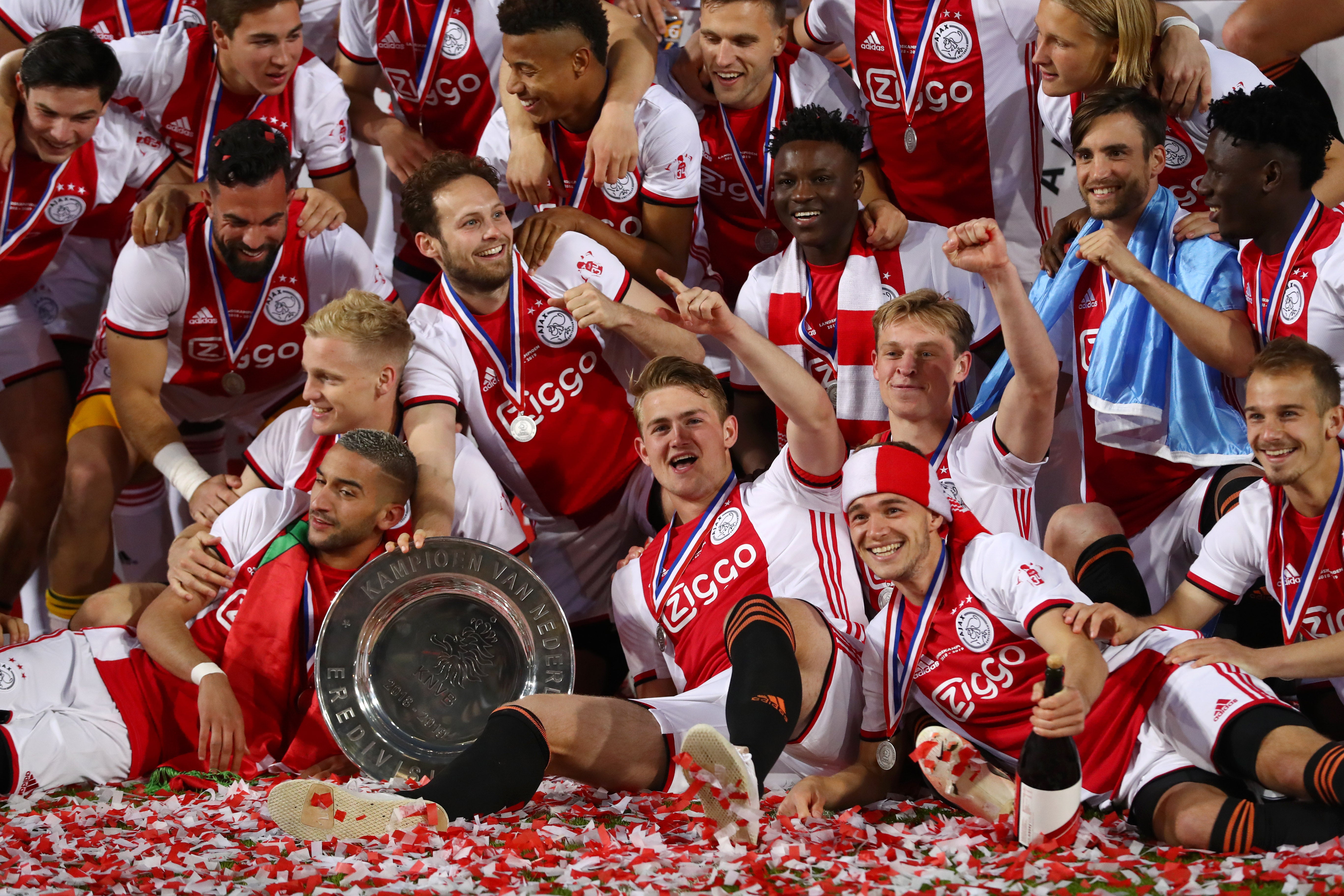 La Eredivisie se cancela sin campeón debido a la pandemia de COVID-19 La Eredivisie se cancela sin campeón debido a la pandemia de COVID-19
