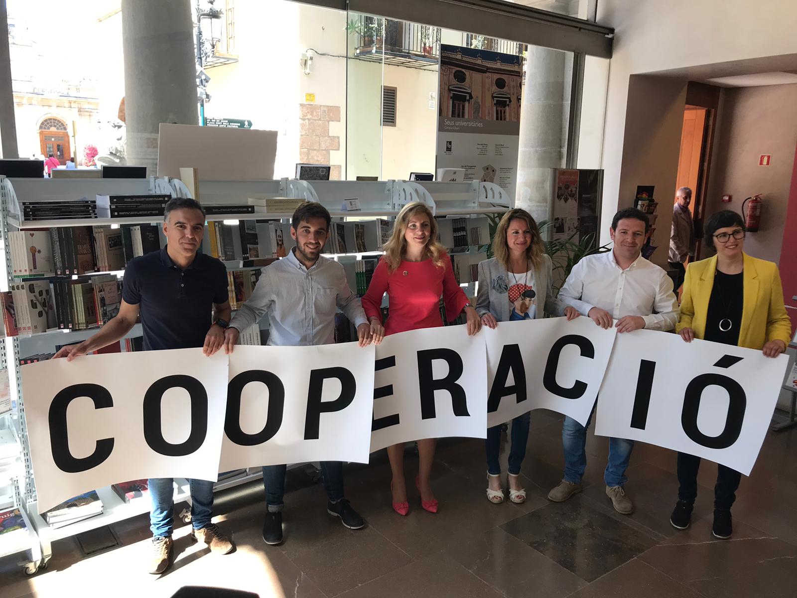 Los partidos municipales firman un acuerdo para impulsar políticas de cooperación internacional Los partidos municipales firman un acuerdo para impulsar políticas de cooperación internacional