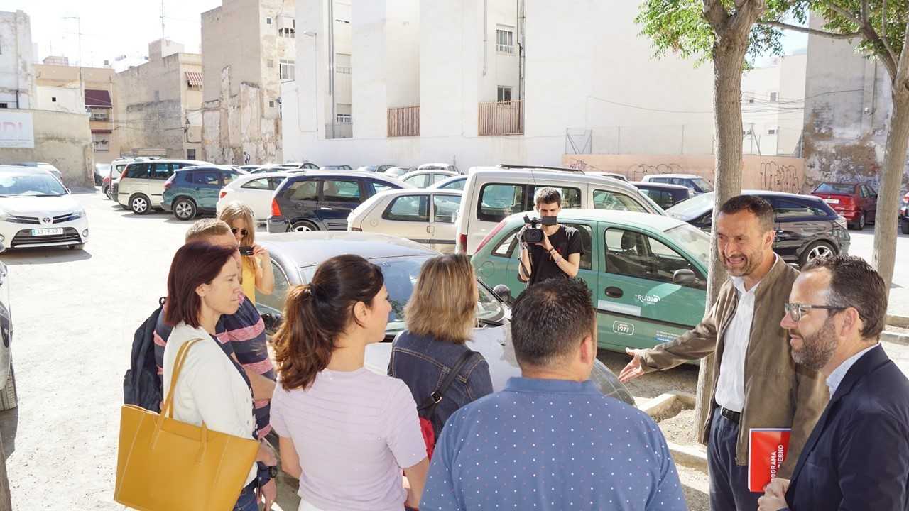 El PSOE de Elche compromete una inversión de 12 millones de euros en cuatro años en el barrio del Raval El PSOE de Elche compromete una inversión de 12 millones de euros en cuatro años en el barrio del Raval