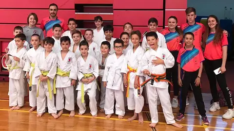El Club Shotokan Carrús sumó 16 medallas en el Trofeo Primavera de Aspe. KARATE