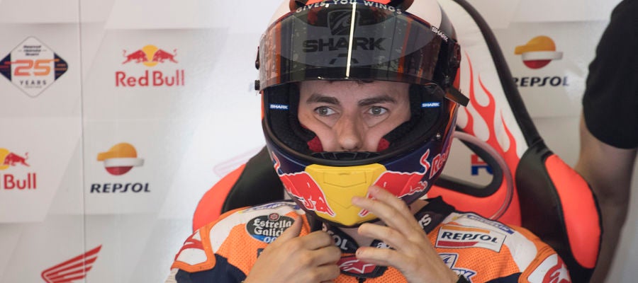 Jorge Lorenzo mira al vacío en una sesión con Honda Jorge Lorenzo mira al vacío en una sesión con Honda