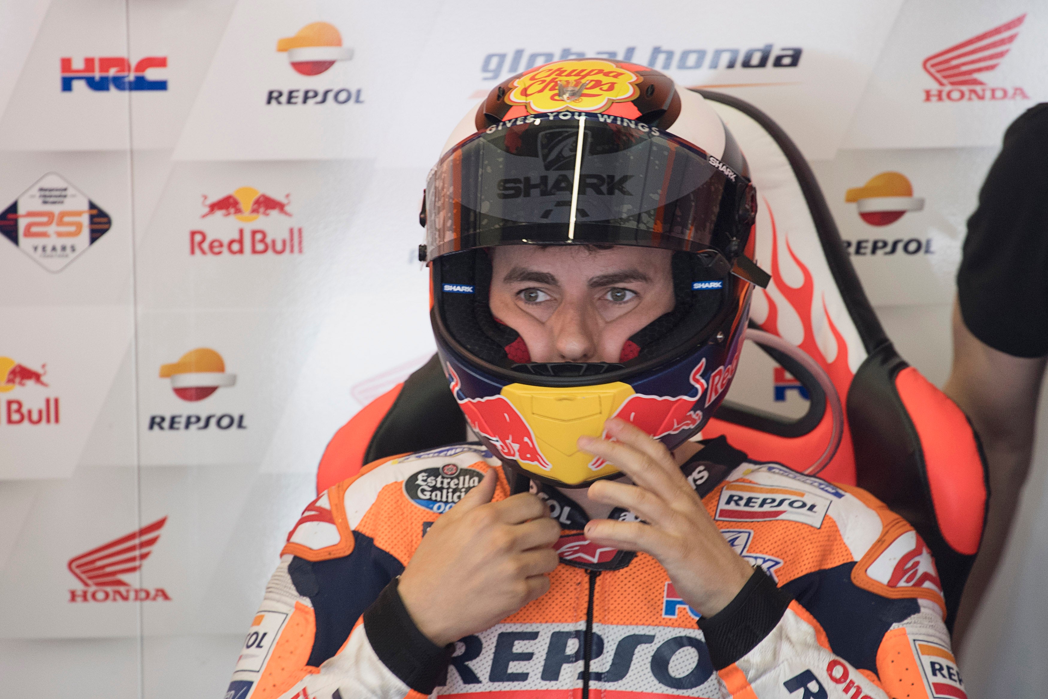 Jorge Lorenzo viajará a la fábrica de Honda para intentar solucionar sus problemas de adaptación con la moto Jorge Lorenzo viajará a la fábrica de Honda para intentar solucionar sus problemas de adaptación con la moto