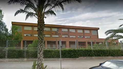 Fachada del IES Severo Ochoa de Elche. Fachada del IES Severo Ochoa de Elche.