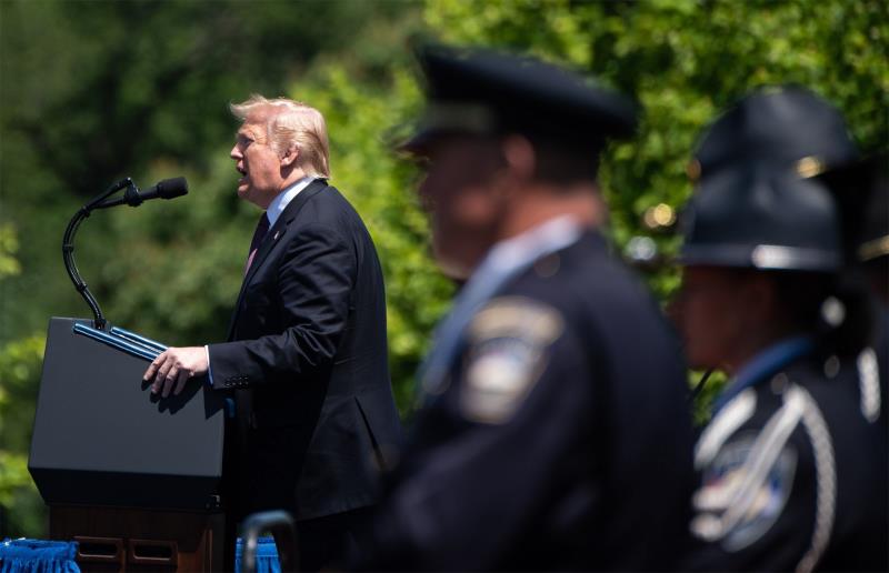 Trump pide reformar el asilo en EE.UU. y admitir más inmigrantes cualificados Trump pide reformar el asilo en EE.UU. y admitir más inmigrantes cualificados
