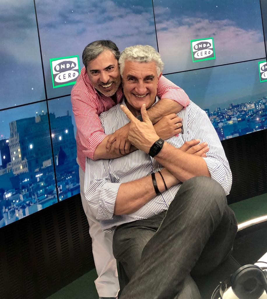 Onda Gourmet 1x04: Un menú gastronómico con unos "primeros platos" solidarios y viajeros y un "postre" con un entrevistado de altura: Fernando Romay Onda Gourmet 1x04: Un menú gastronómico con unos "primeros platos" solidarios y viajeros y un "postre" con un entrevistado de altura: Fernando Romay