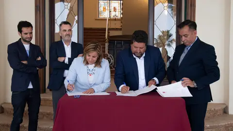 Diputación y Ayuntamiento de Benicàssim lanzan FIB Pro Startup para potenciar talento e innovación en torno a la industria musical. Diputación y Ayuntamiento de Benicàssim lanzan FIB Pro Startup para potenciar talento e innovación en torno a la industria musical.