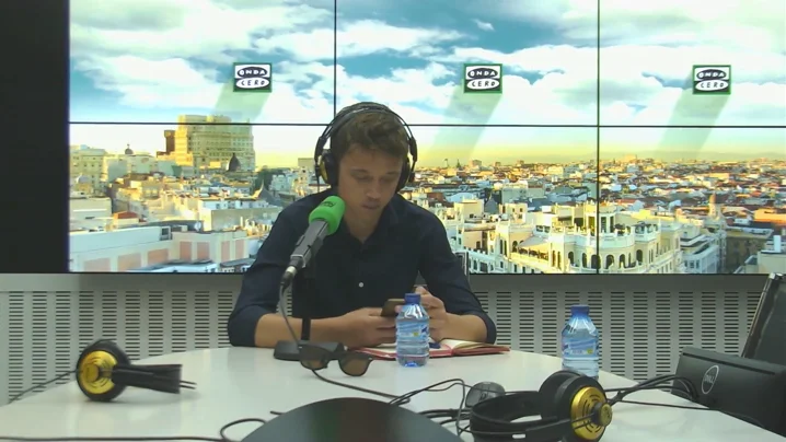 Entrevista completa a Íñigo Errejón en Julia en la onda Entrevista completa a Íñigo Errejón en Julia en la onda