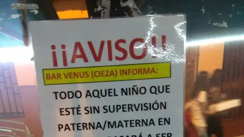 El polémico cartel de un bar de Murcia El polémico cartel de un bar de Murcia