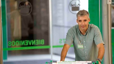 TRABAJADOR MERCADONA